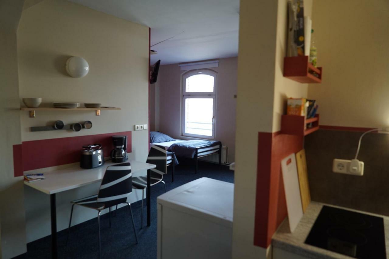 Klassmo Kulturcafe&Gaestehaus Mit Kulturwerkstatt Luckenwalde Exterior foto